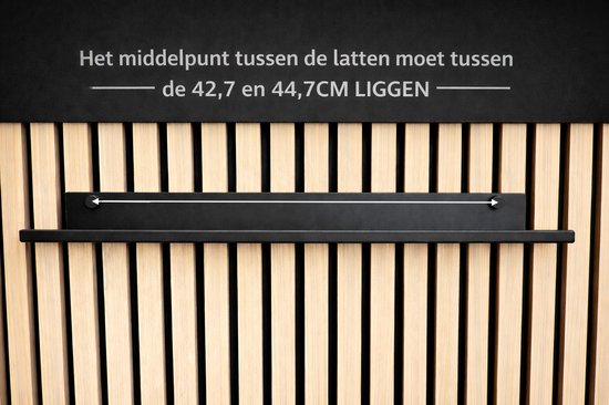 Wandplank – met boeken en planten op lattenwand (lifestyle)